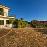 - Raffaella Vila SantʼAgata sui Due Golfi