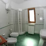 - Raffaella