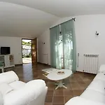 - Raffaella