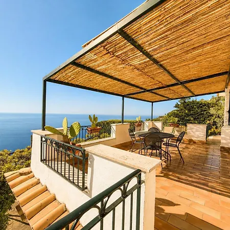 Villa - Raffaella SantʼAgata sui Due Golfi