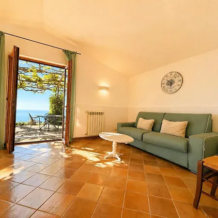 - Raffaella Willa SantʼAgata sui Due Golfi
